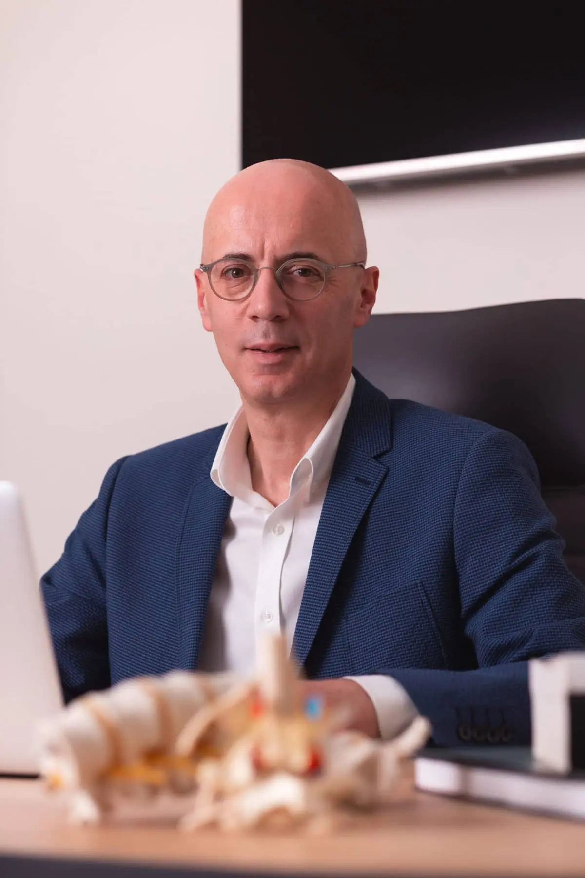 Prof. Dr. Hakan Sabuncuoğlu Beyin Tümörü Ameliyatı Sonrası Komplikasyonları anlatıyor